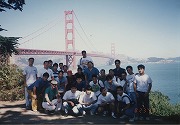 アメリカ・サンノゼ遠征、金門橋をバックに記念撮影